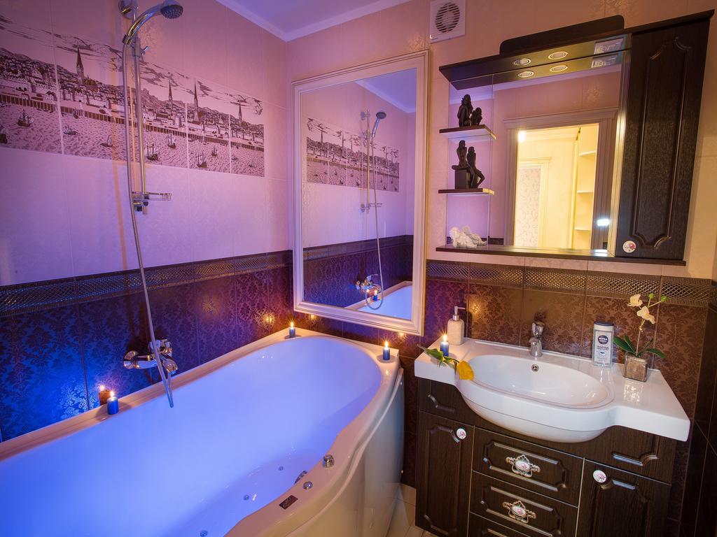 Luxury Apartments With Jacuzzi Sumy Bilik gambar